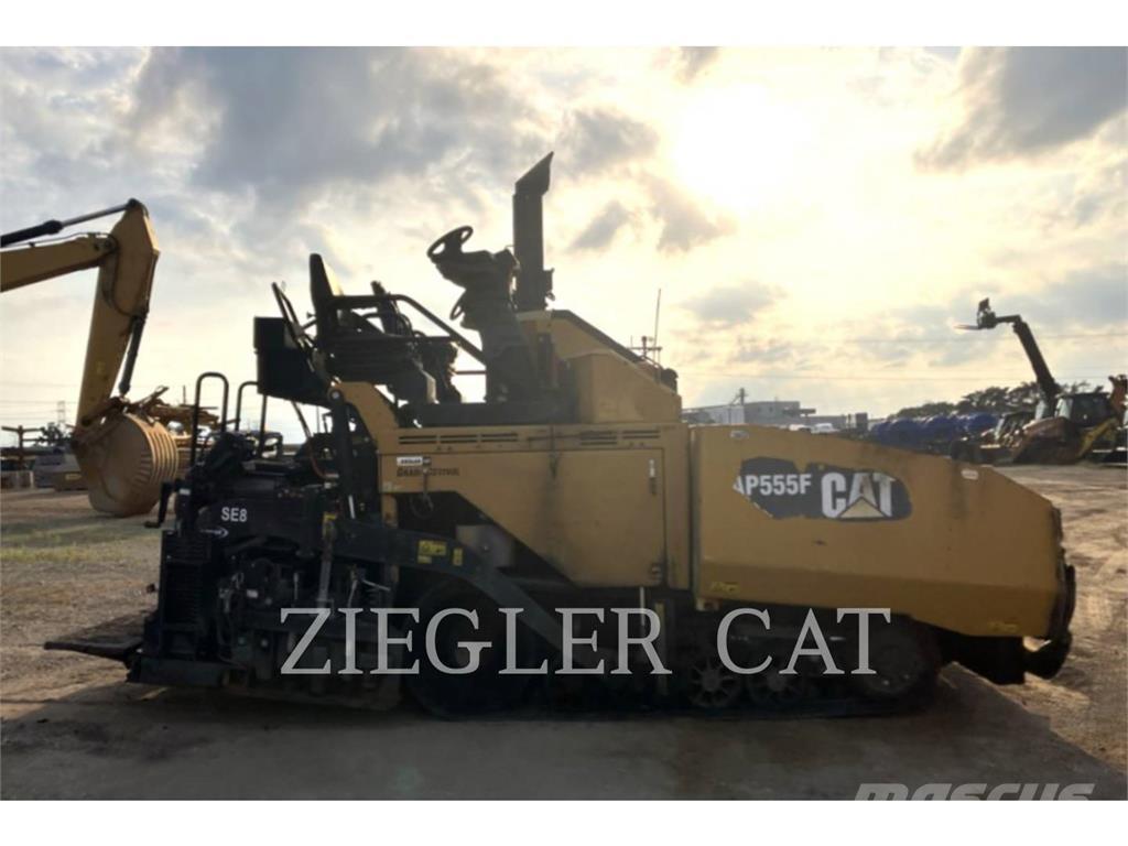 CAT AP555F Aszfalt terítõ gépek