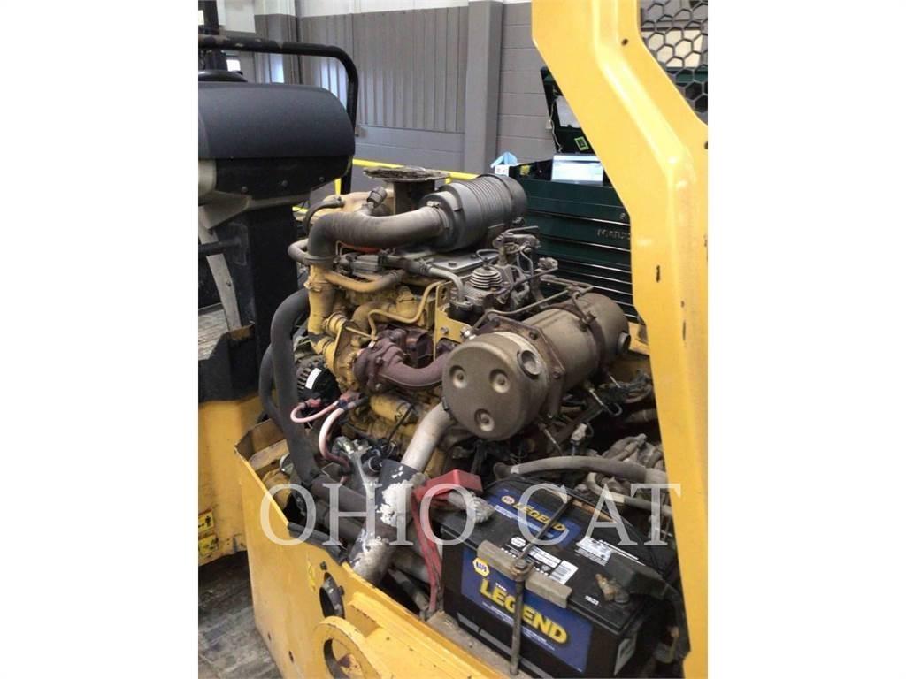 CAT BC24B Ikerdobos hengerek