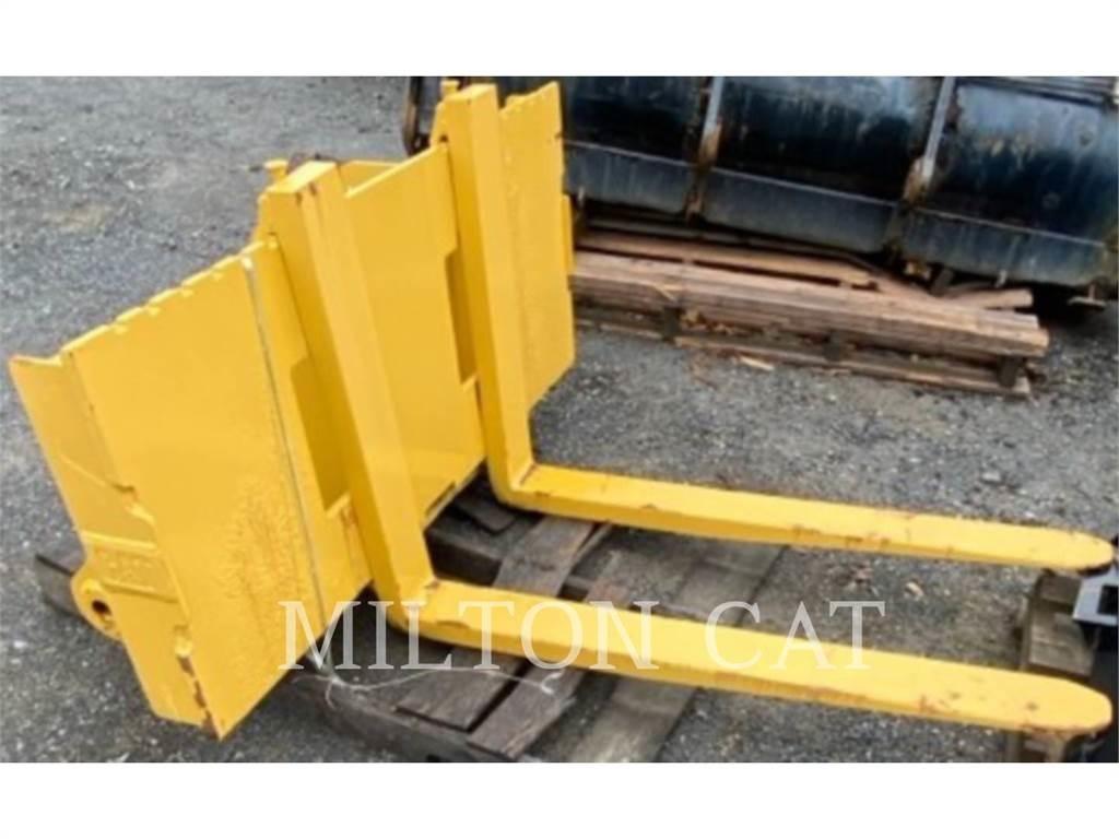 CAT BHL 48 PALLET FORKS Villák