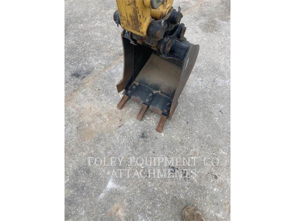 CAT BK302P18 Lánctalpas kotrók