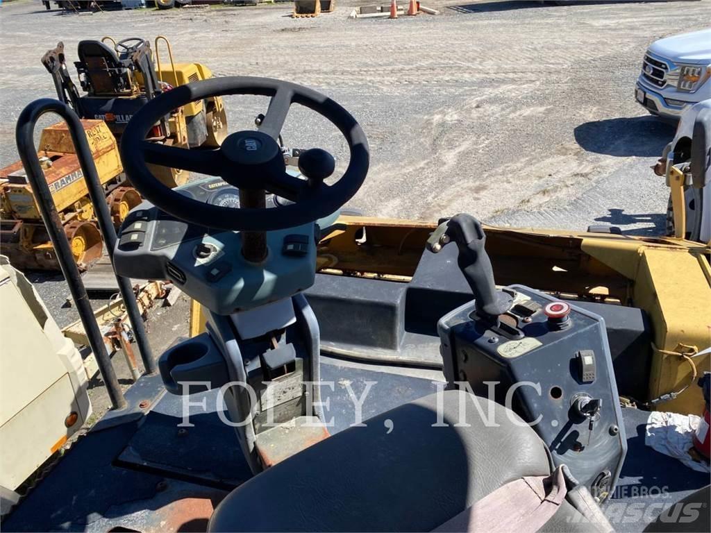 CAT CB-534D Ikerdobos hengerek