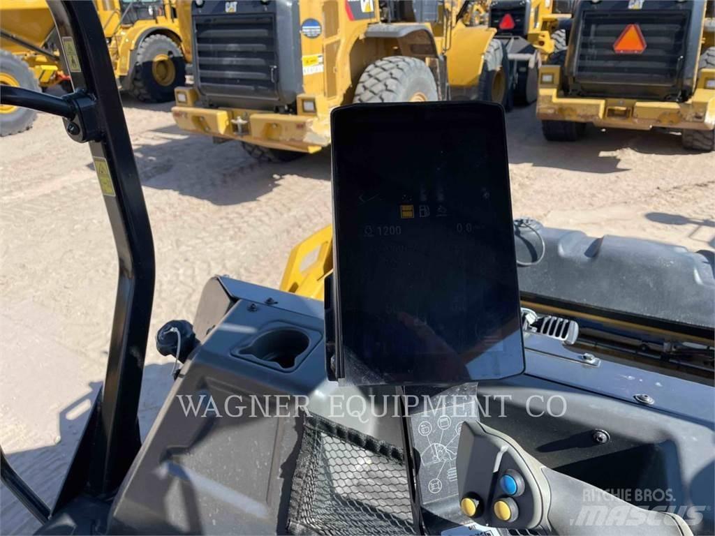 CAT CB10 Talajtömörítő gépek