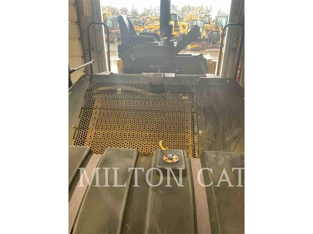 CAT CB10 Talajtömörítő gépek