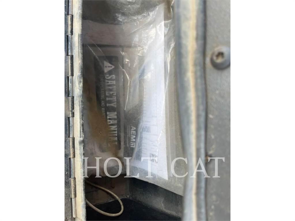 CAT CB13 Földnyesők (szkréperek)