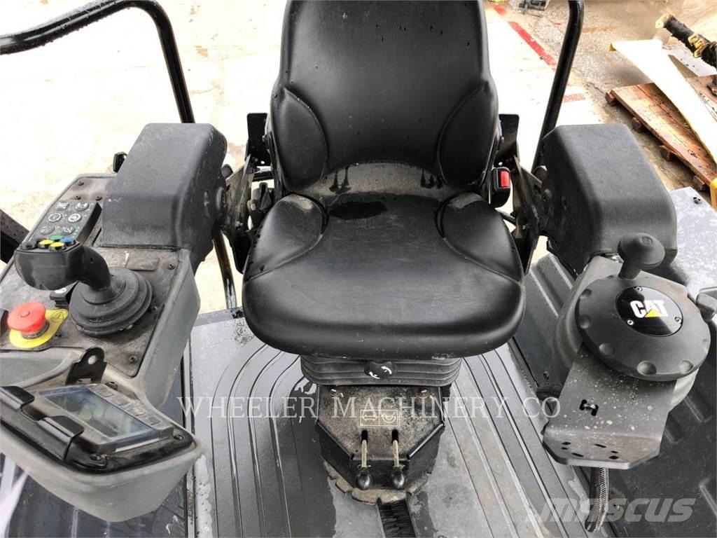 CAT CB15 CW Ikerdobos hengerek