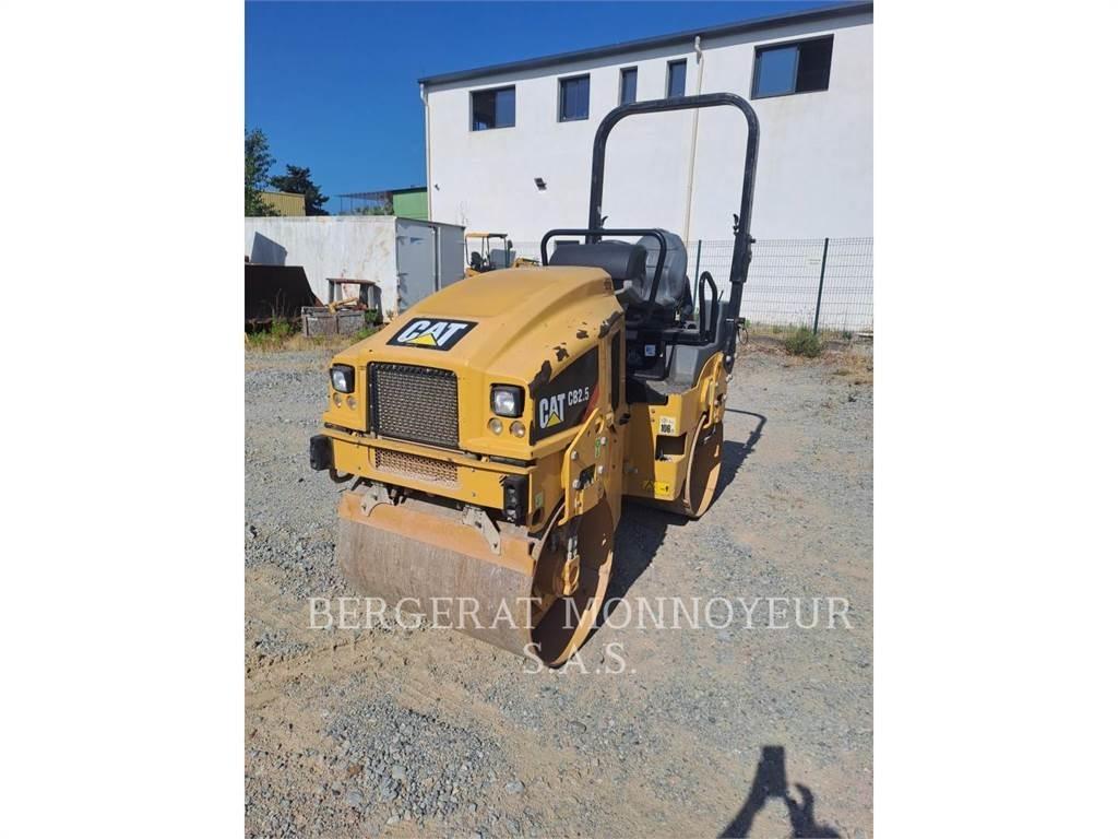 CAT CB2.5 Talajtömörítő gépek