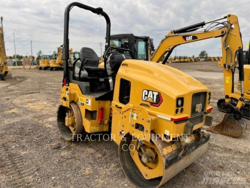 CAT CB2.7 Aszfalt terítõ gépek