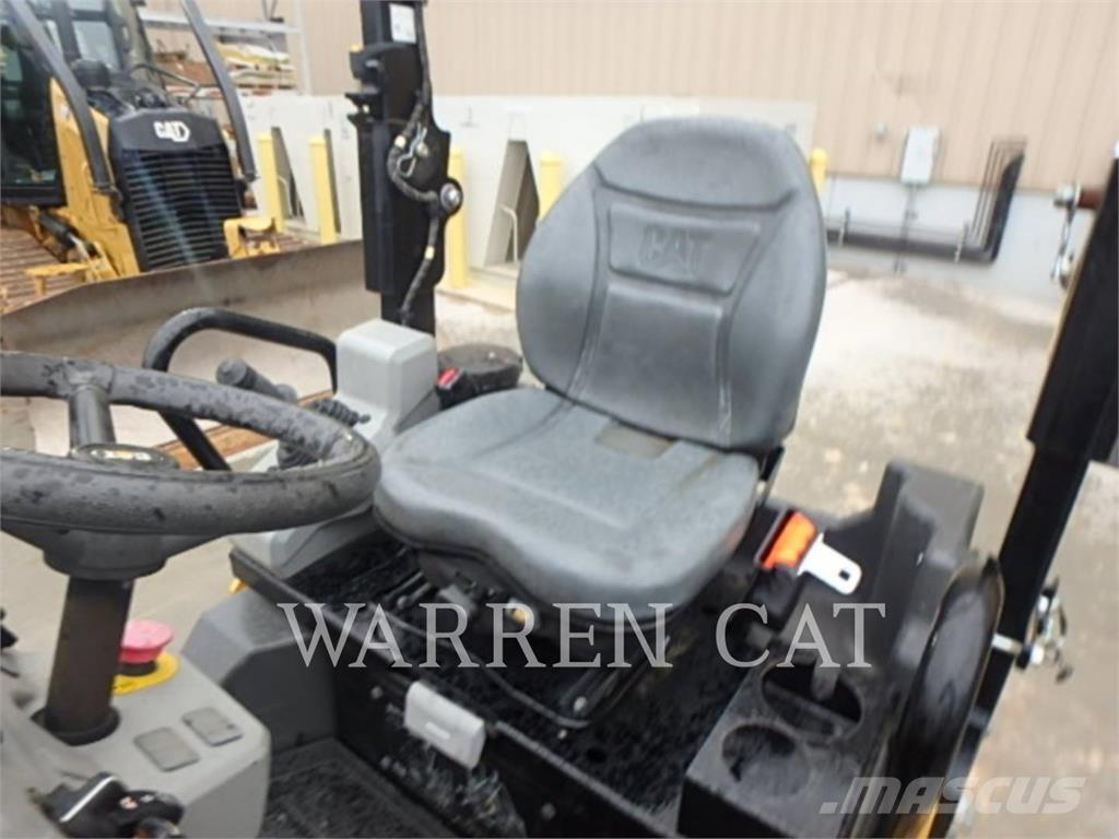 CAT CB2.7 Talajtömörítő gépek