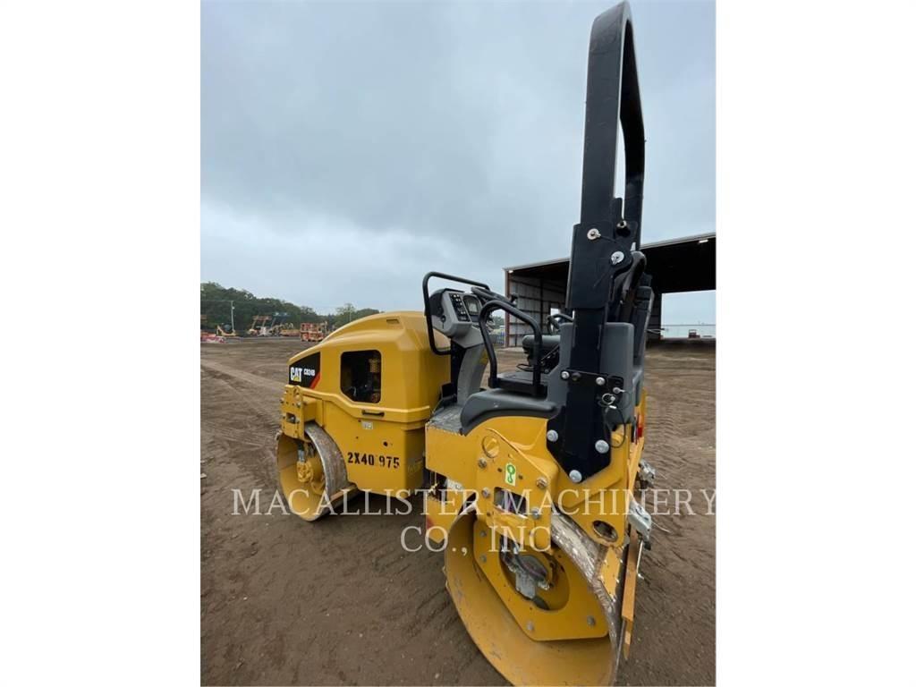 CAT CB24B Ikerdobos hengerek