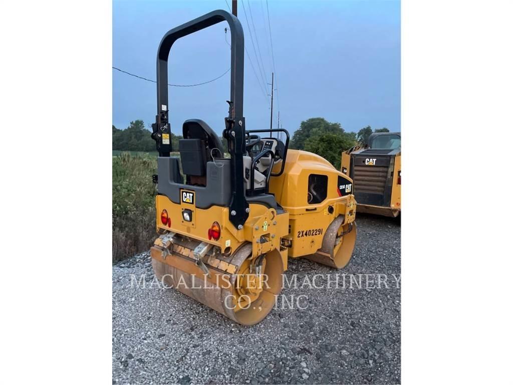 CAT CB24B Ikerdobos hengerek