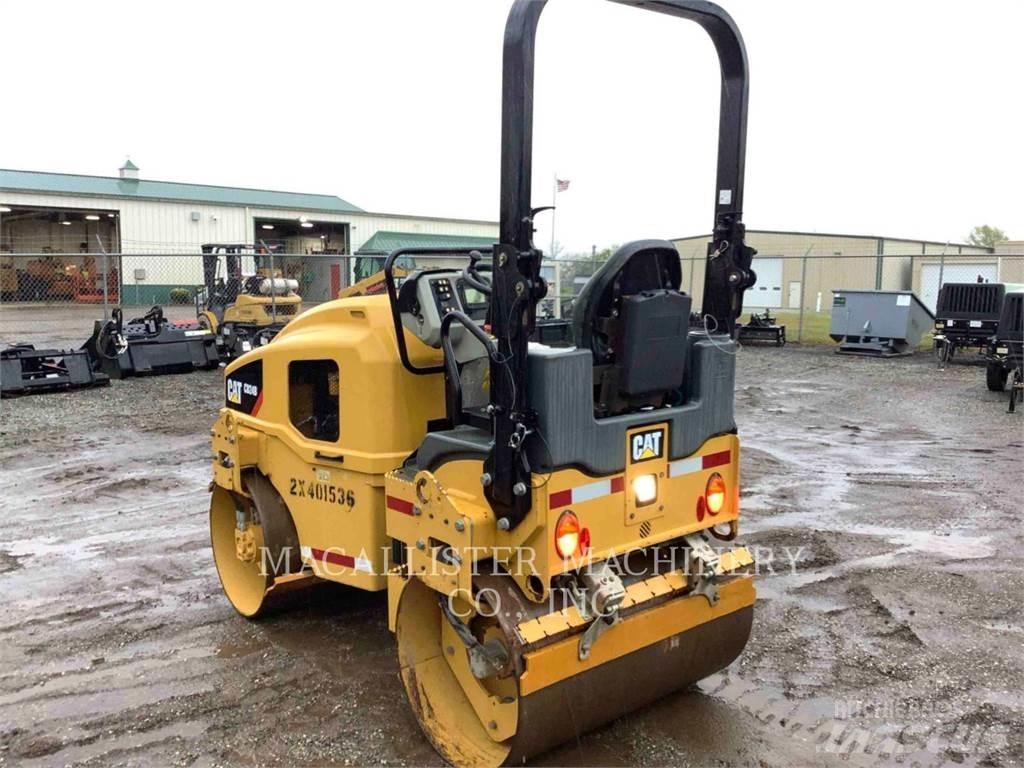 CAT CB24B Ikerdobos hengerek
