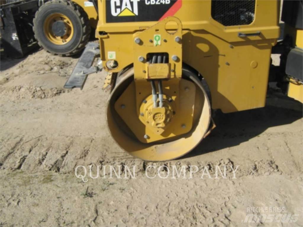 CAT CB24B Ikerdobos hengerek