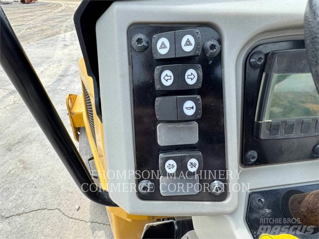 CAT CB24B Ikerdobos hengerek