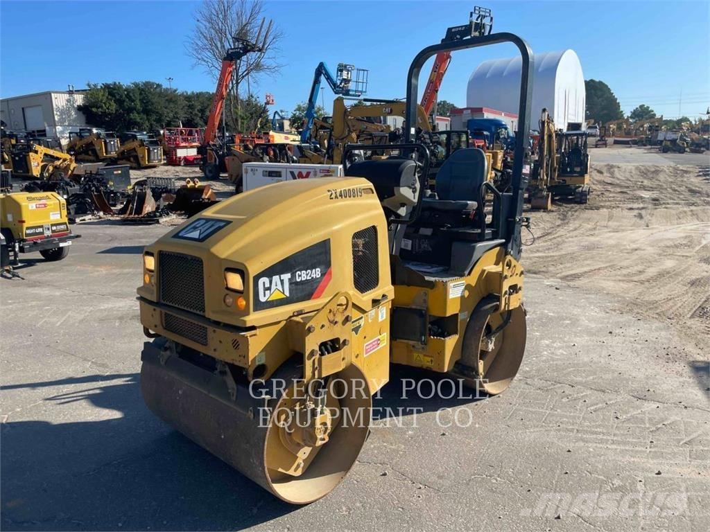 CAT CB24B Ikerdobos hengerek