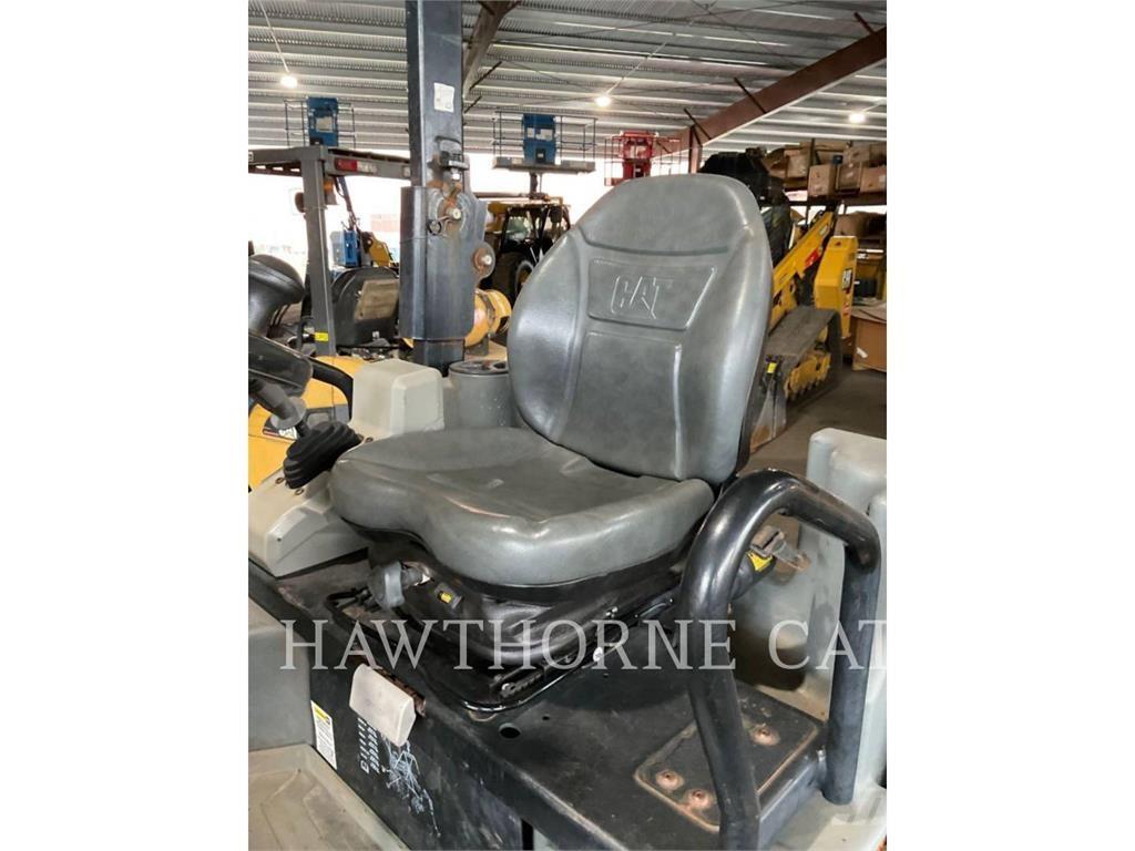 CAT CB24B Ikerdobos hengerek