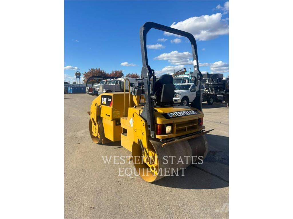 CAT CB34 Ikerdobos hengerek