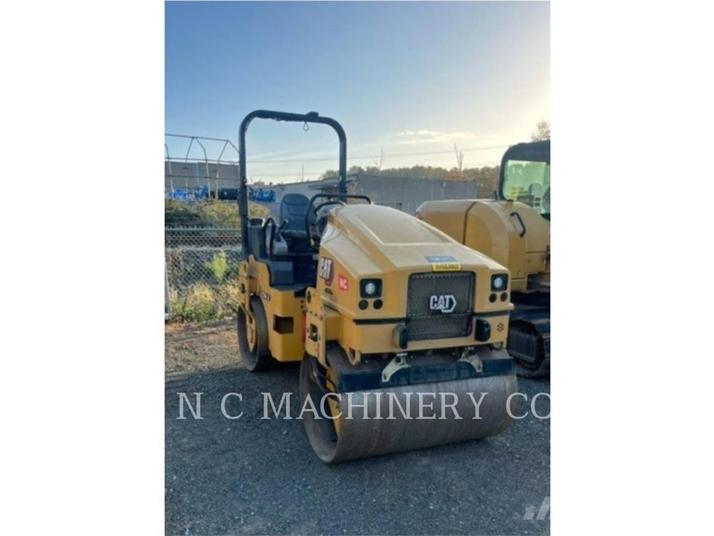 CAT CB4.0 Aszfalt terítõ gépek