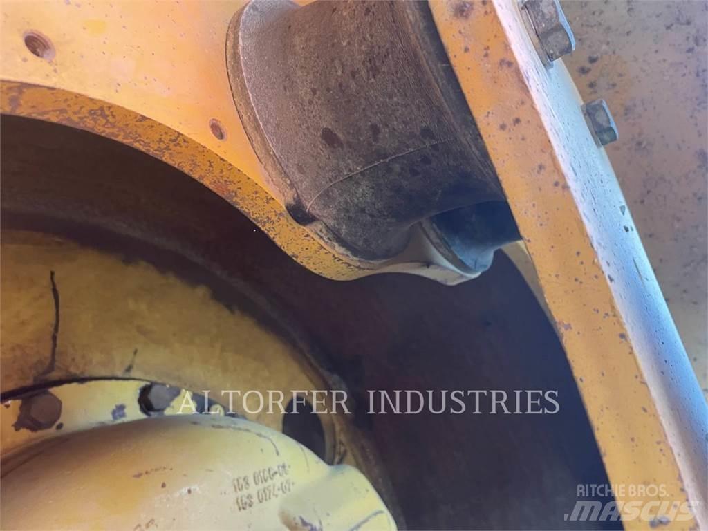 CAT CB54B Ikerdobos hengerek