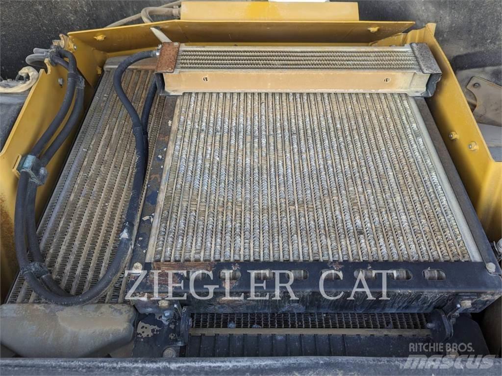 CAT CB64 Talajtömörítő gépek