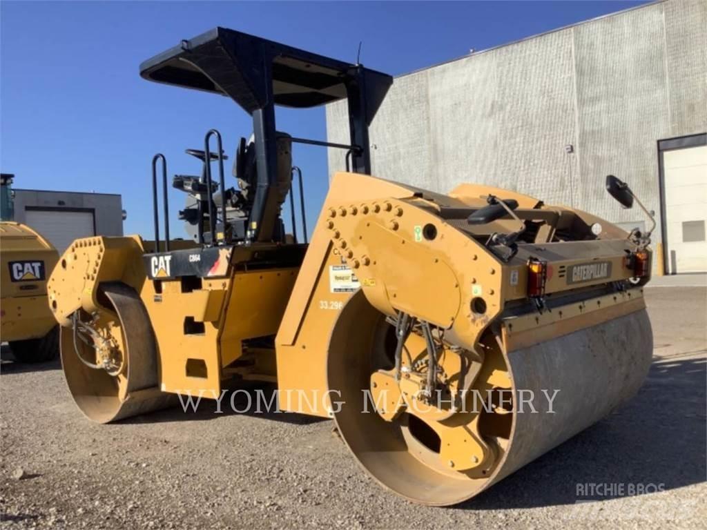 CAT CB64 Talajtömörítő gépek