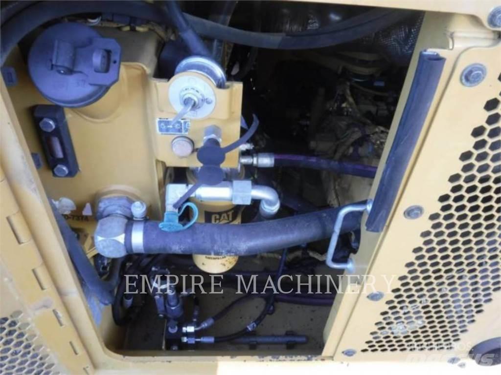 CAT CB66B Ikerdobos hengerek
