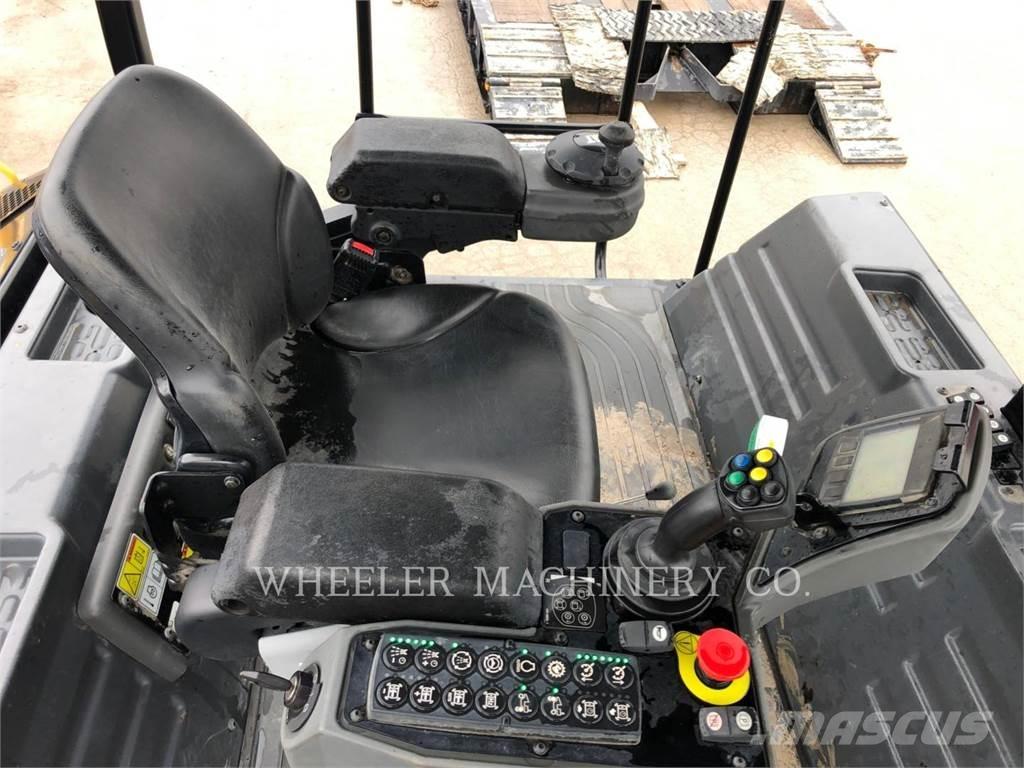 CAT CB66B CW Ikerdobos hengerek
