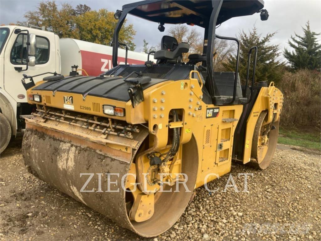 CAT CB68B Talajtömörítő gépek