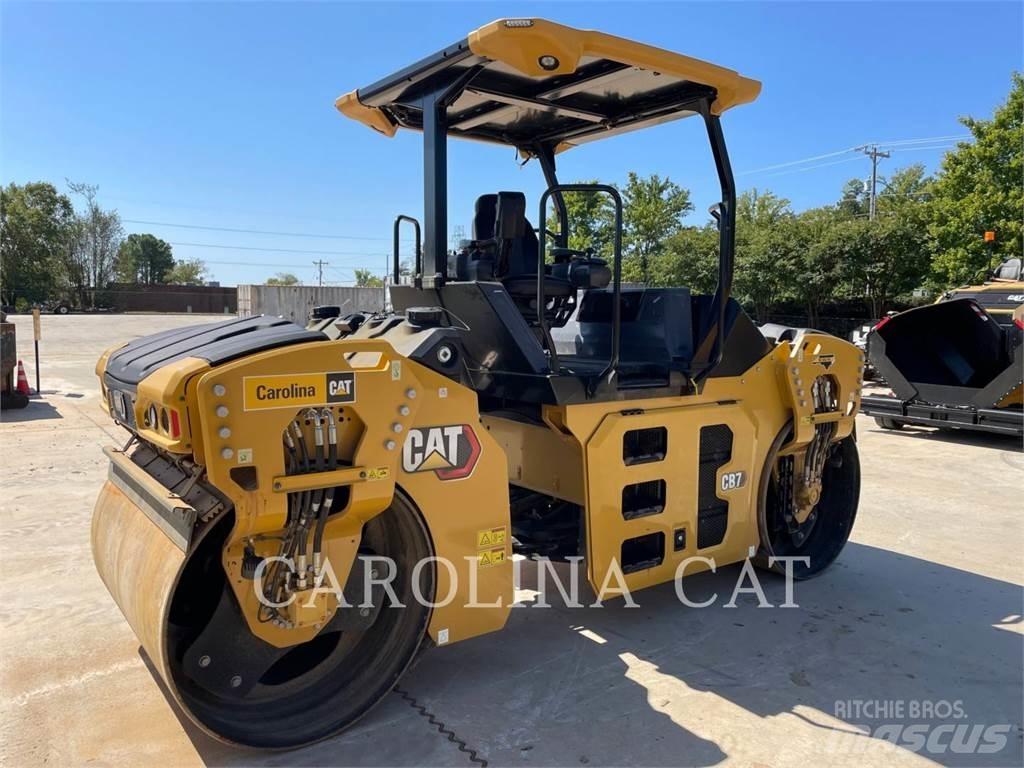 CAT CB7 Aszfalt terítõ gépek