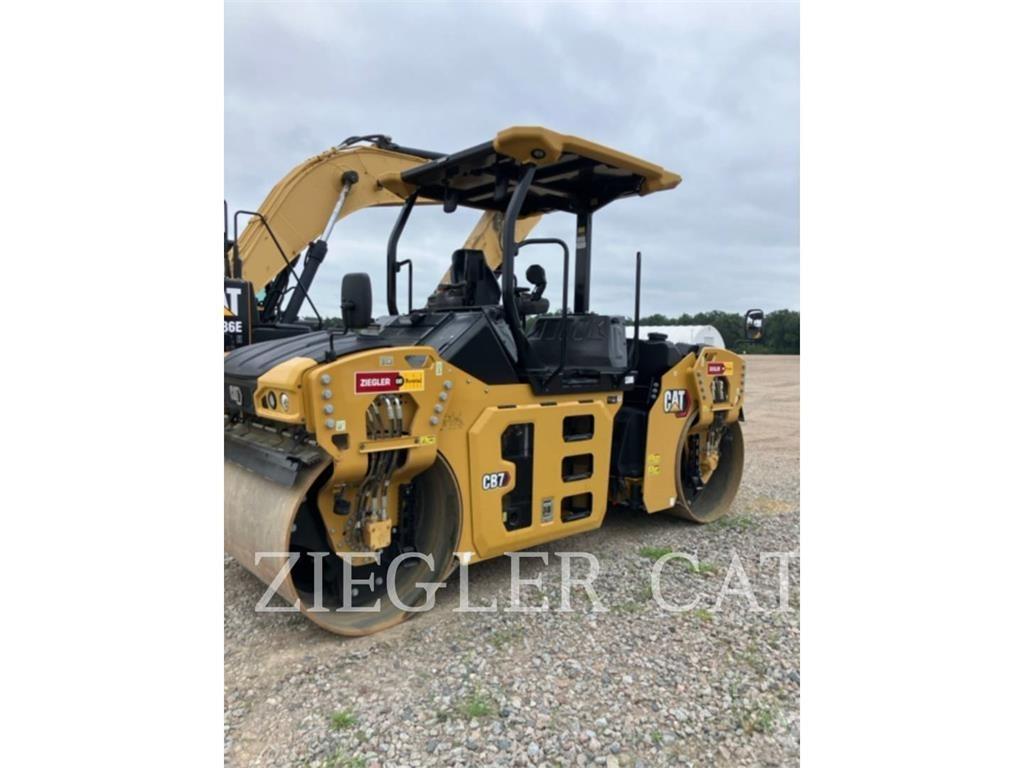 CAT CB7-02 Talajtömörítő gépek
