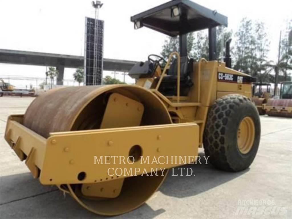 CAT CS-563CAW Egydobos hengerek