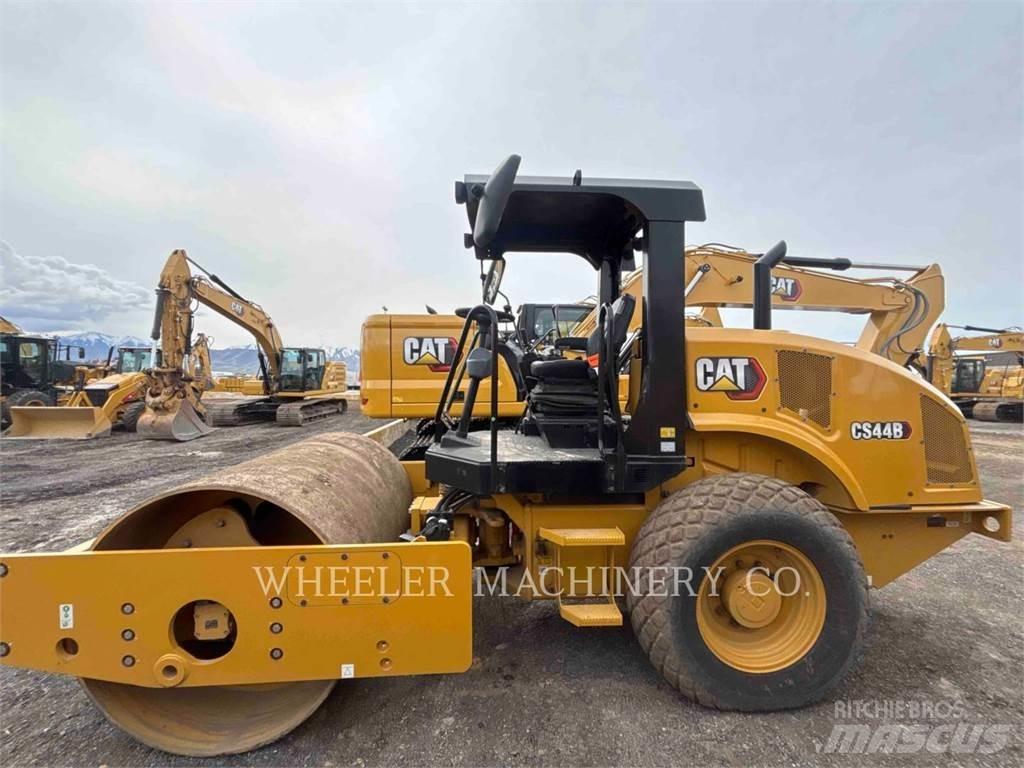 CAT CS44B Egydobos hengerek