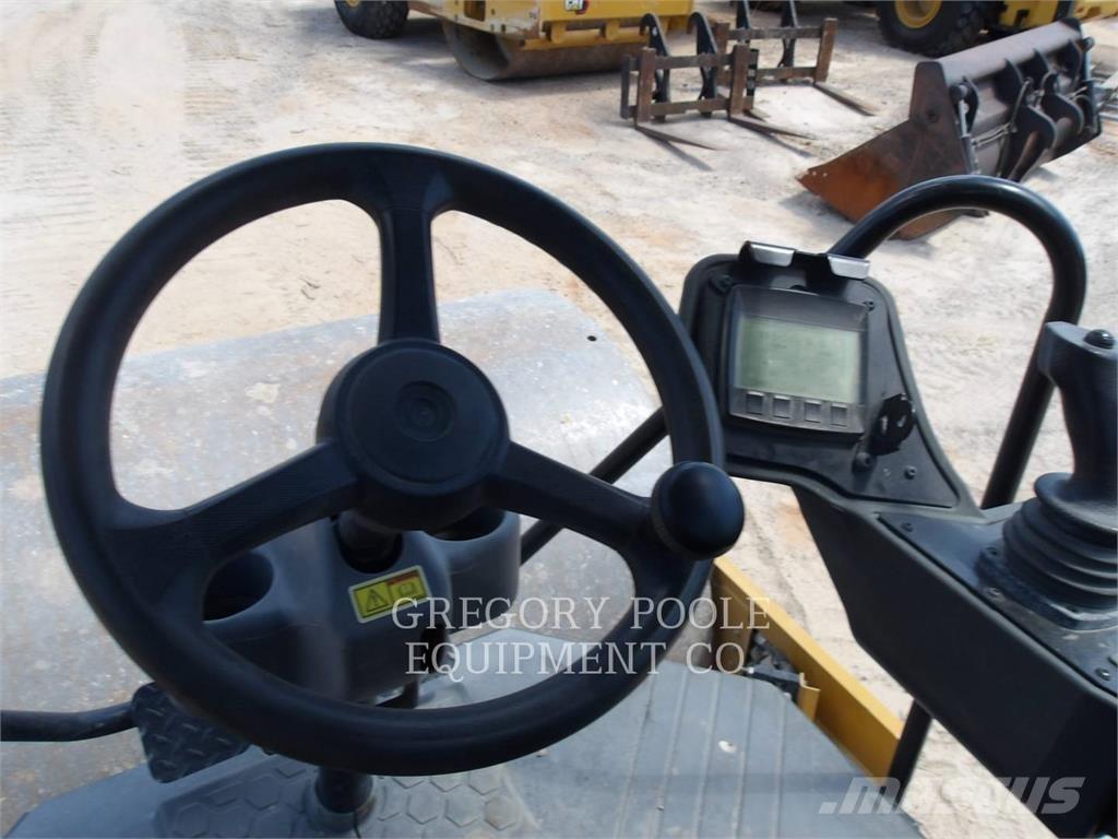 CAT CS56B Egydobos hengerek