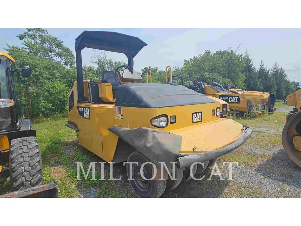 CAT CW14 Pneumatikus kerekes hengerek