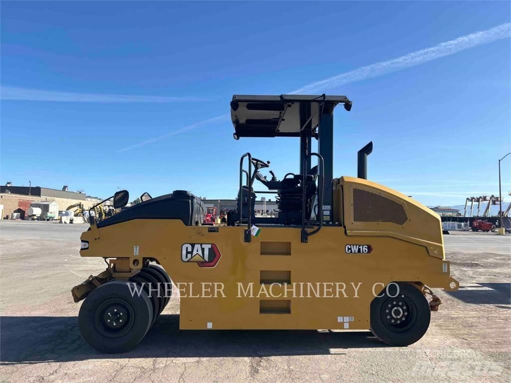 CAT CW16 Pneumatikus kerekes hengerek