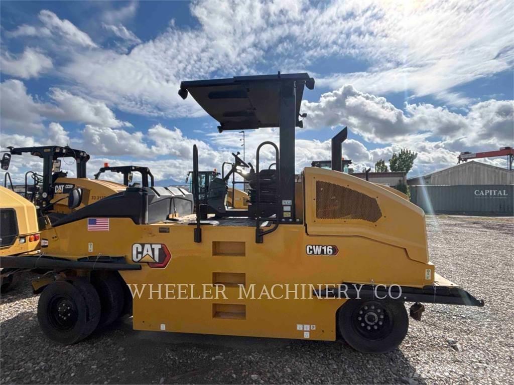 CAT CW16 Pneumatikus kerekes hengerek
