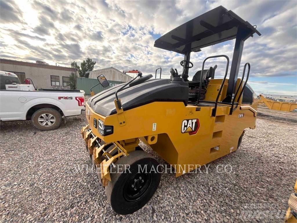CAT CW16 Pneumatikus kerekes hengerek