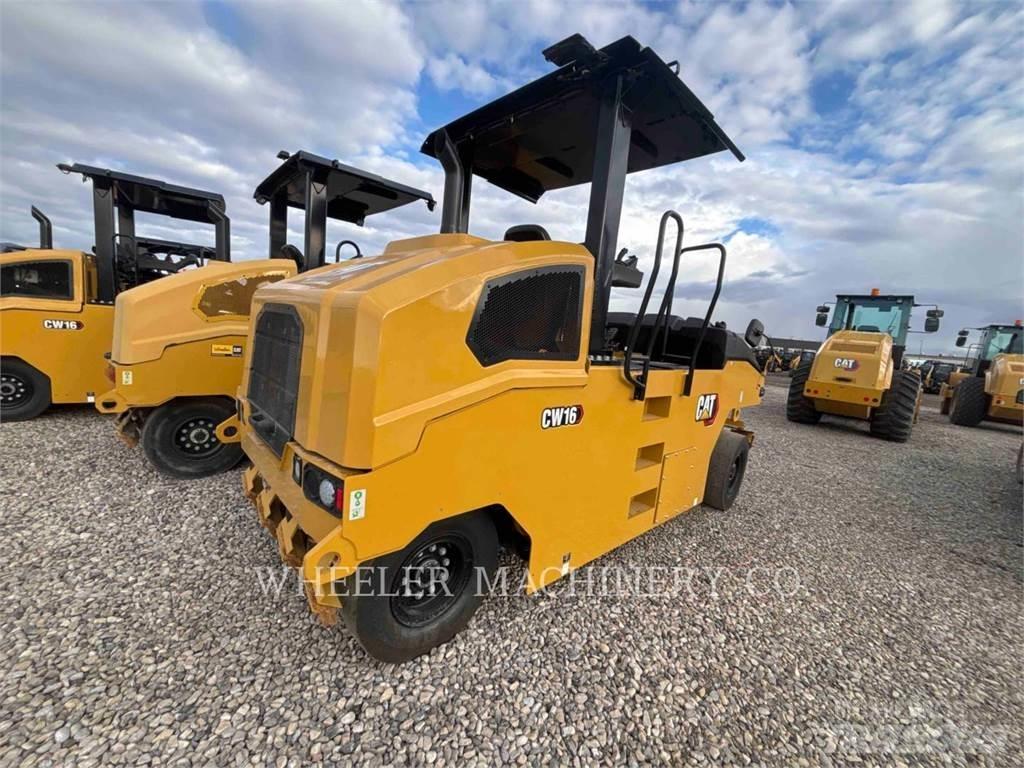CAT CW16 Pneumatikus kerekes hengerek