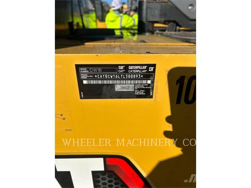 CAT CW16 Pneumatikus kerekes hengerek