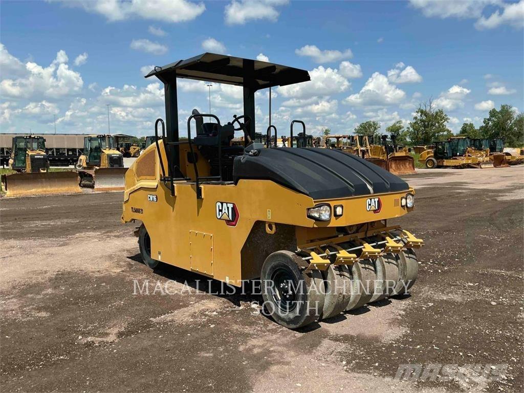 CAT CW16 Pneumatikus kerekes hengerek