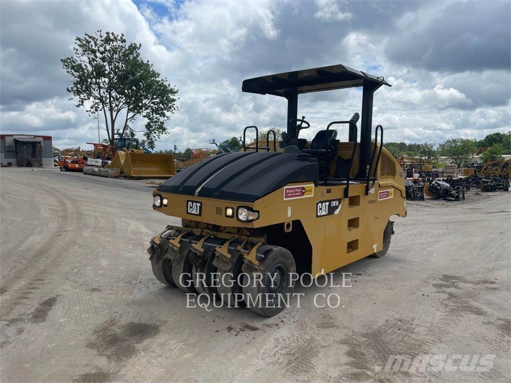 CAT CW16 Pneumatikus kerekes hengerek