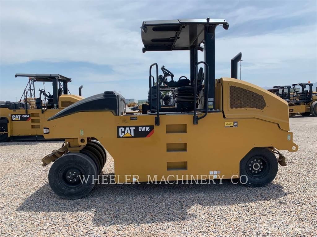 CAT CW16 Pneumatikus kerekes hengerek