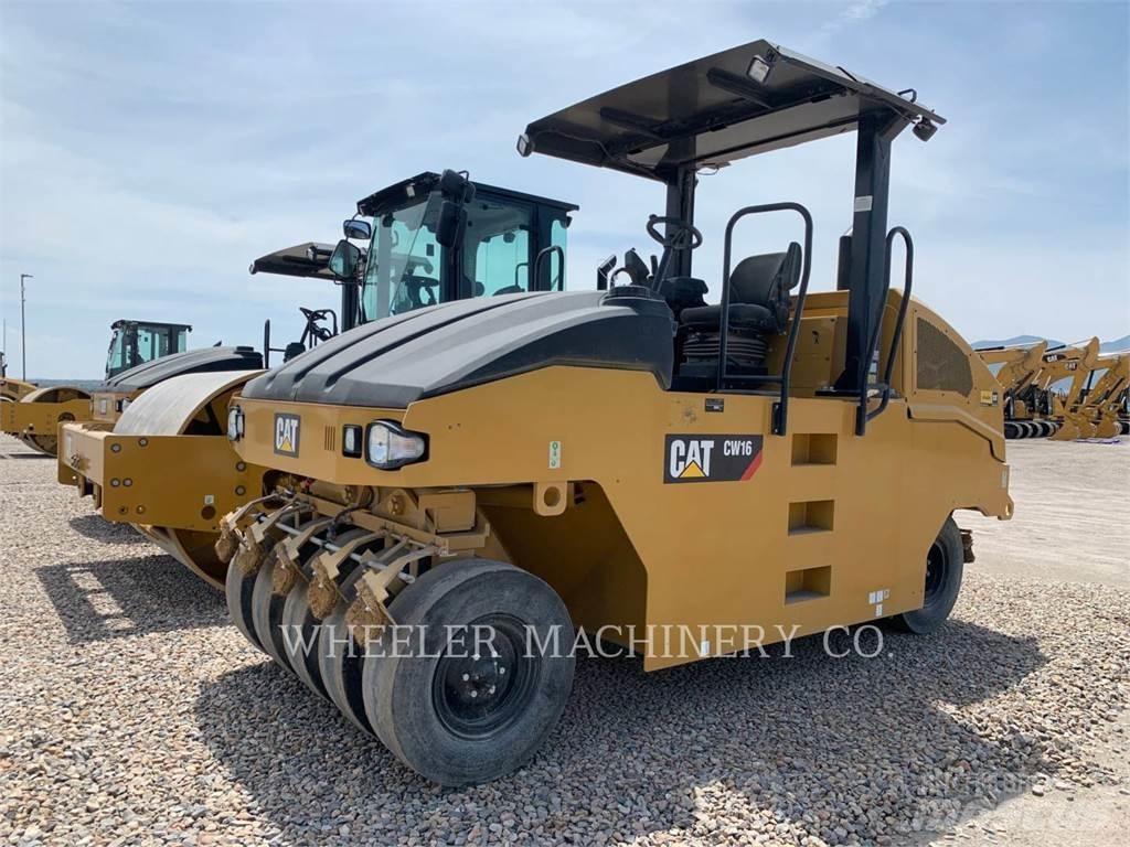 CAT CW16 Pneumatikus kerekes hengerek