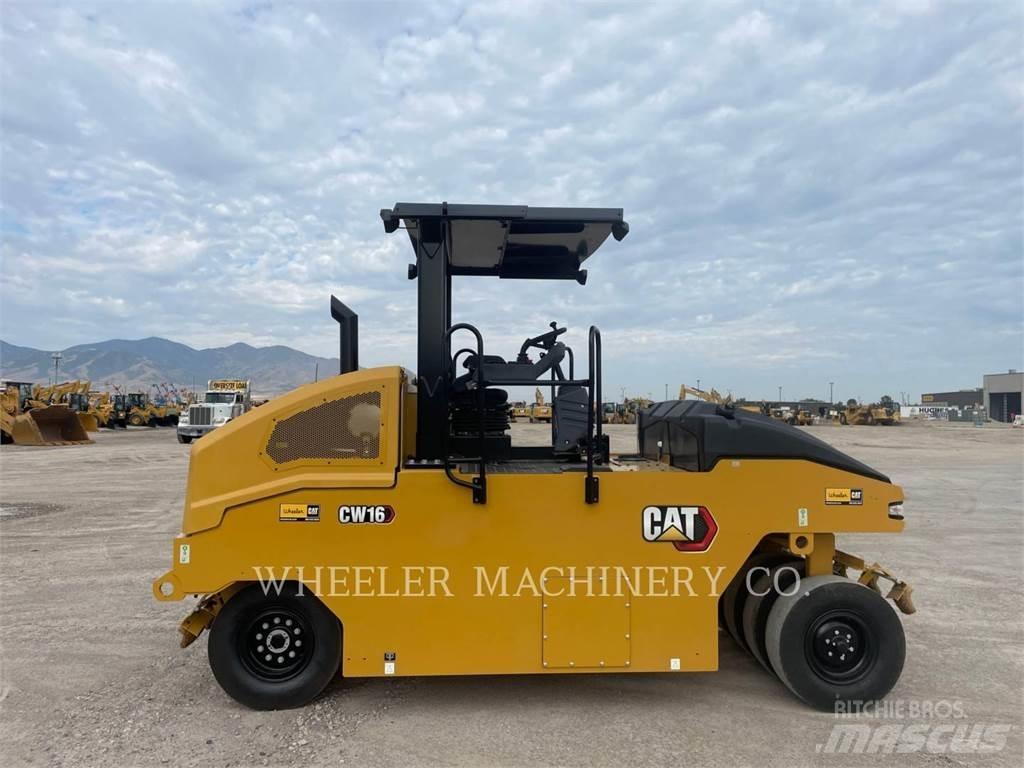 CAT CW16 Pneumatikus kerekes hengerek