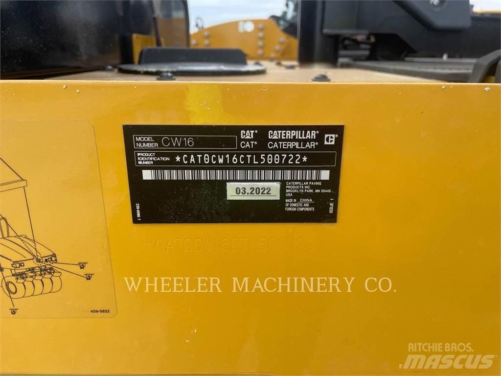 CAT CW16 Pneumatikus kerekes hengerek