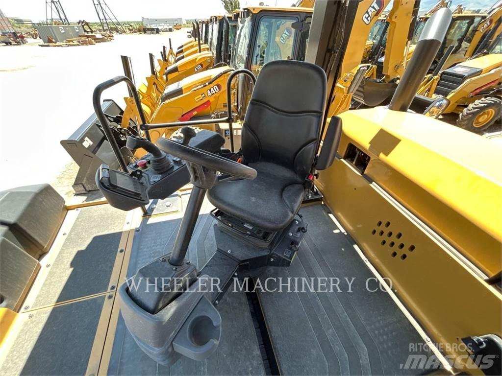 CAT CW34 Pneumatikus kerekes hengerek