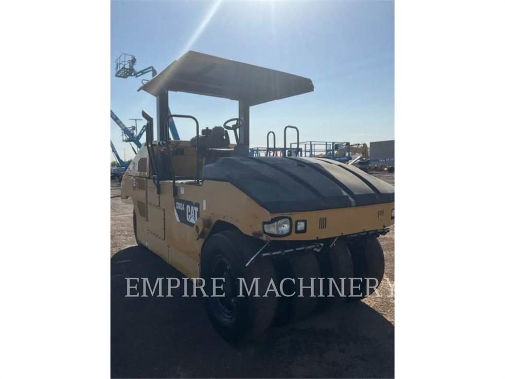 CAT CW34 Pneumatikus kerekes hengerek