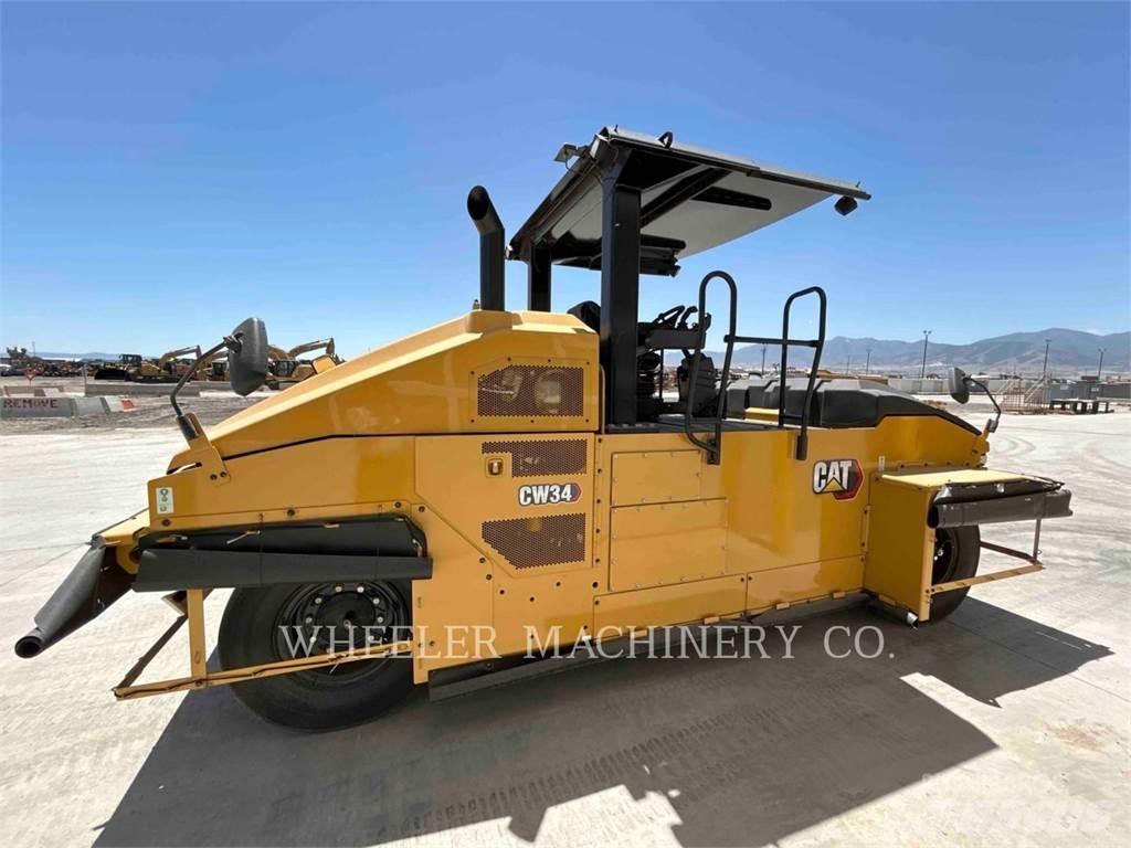 CAT CW34 Pneumatikus kerekes hengerek