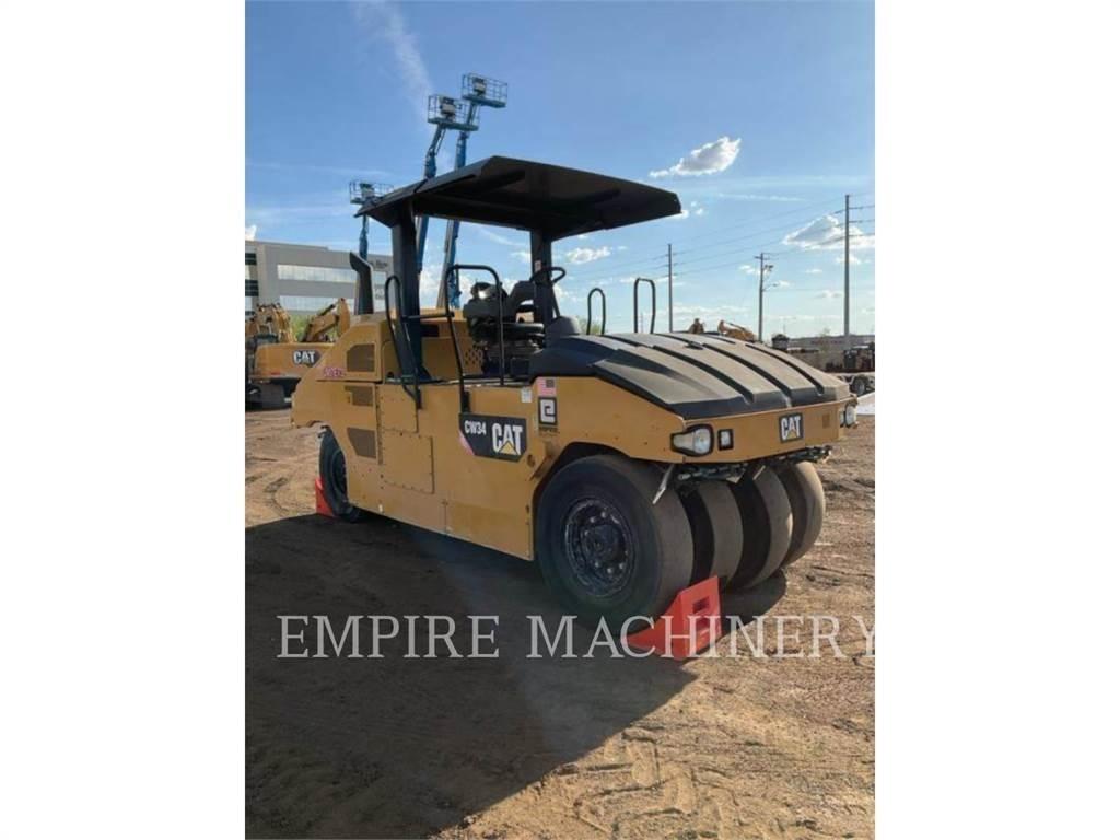CAT CW34 Pneumatikus kerekes hengerek