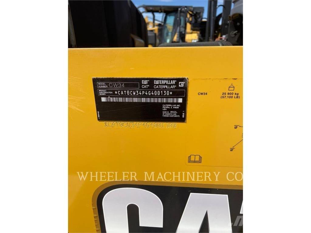 CAT CW34 Pneumatikus kerekes hengerek
