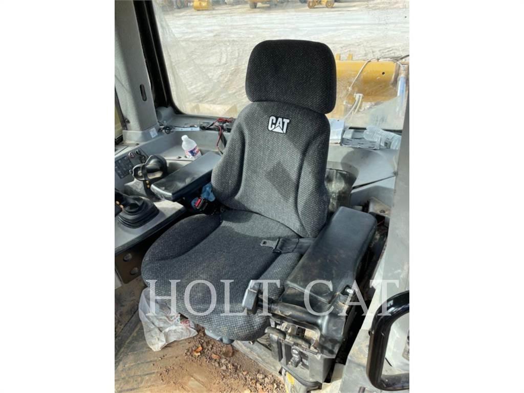 CAT D10T lánctalpas dózerek